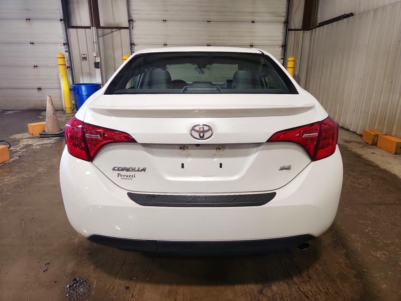 2018 TOYOTA COROLLA SE photo 11