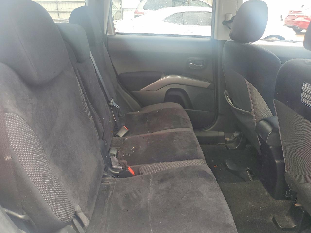 2010 MITSUBISHI OUTLANDER ES photo 21