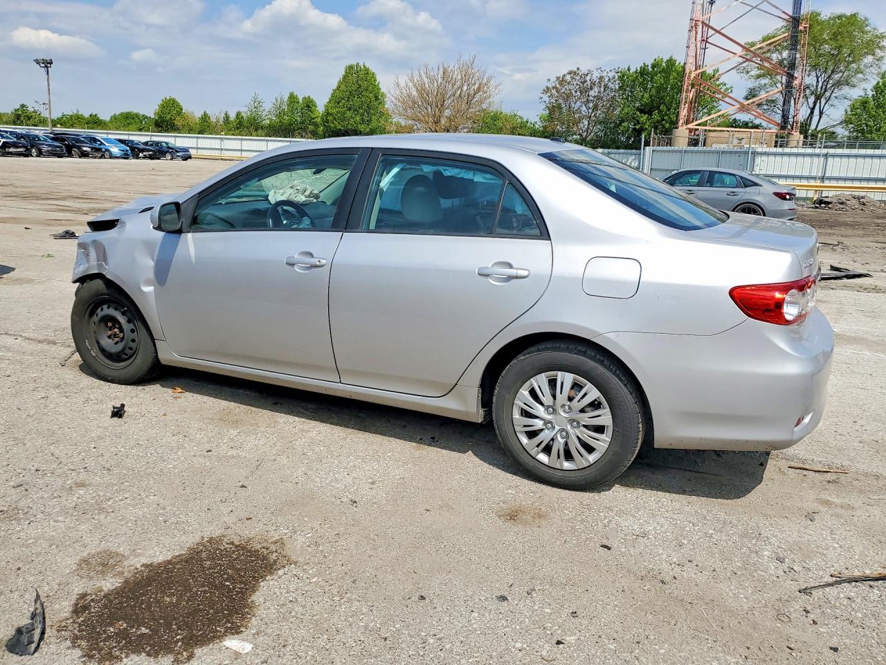 2011 TOYOTA COROLLA LE photo 4