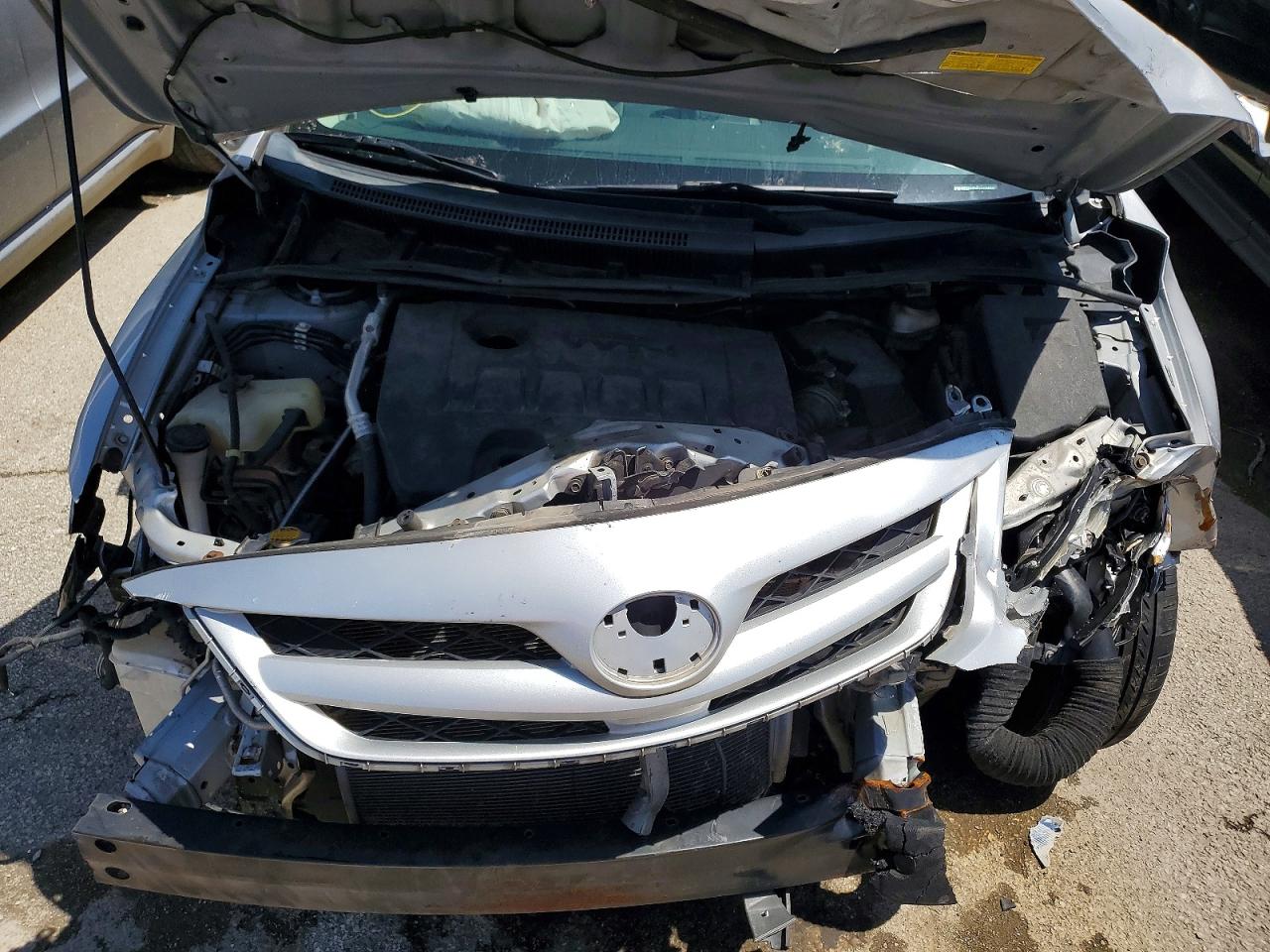 2011 TOYOTA COROLLA LE photo 31