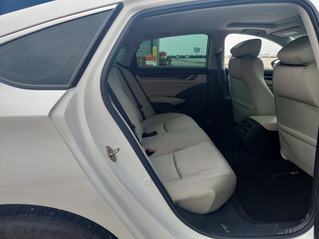 2020 HONDA ACCORD EX photo 28