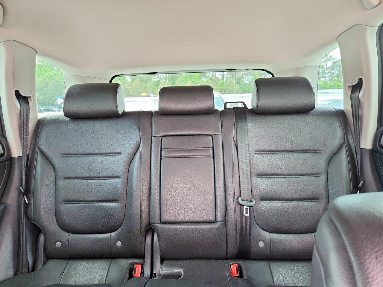 2013 VOLKSWAGEN TOUAREG V6 photo 19