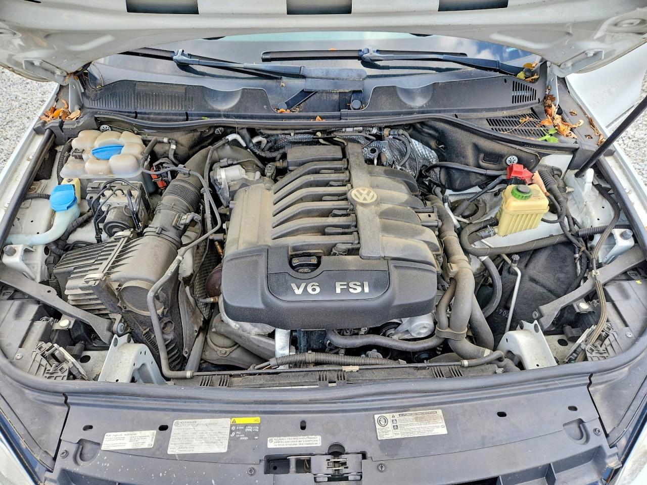 2013 VOLKSWAGEN TOUAREG V6 photo 23