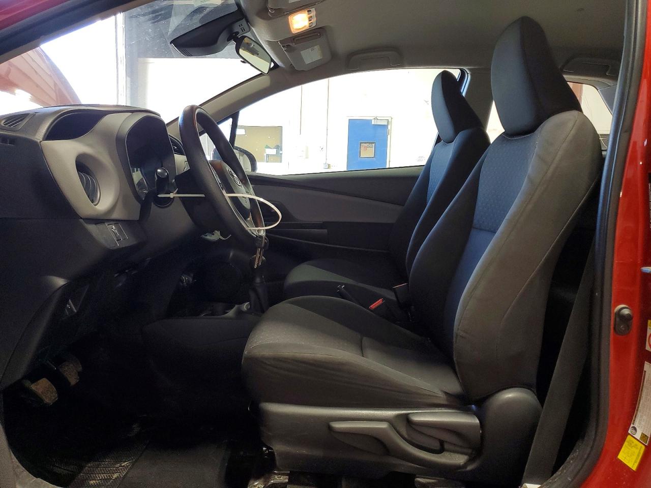 2017 TOYOTA YARIS 3-DOOR L photo 13
