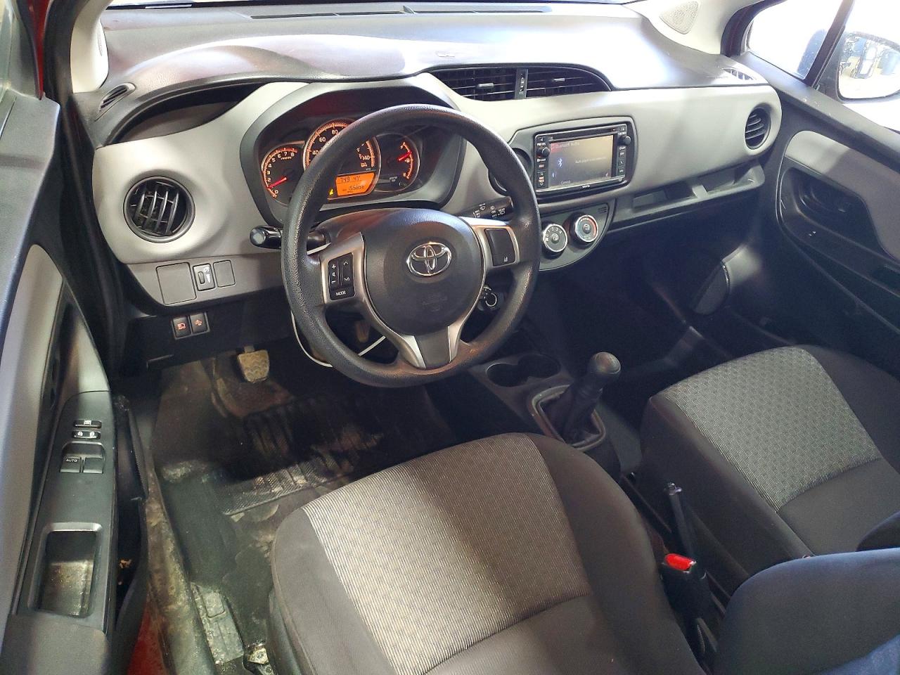 2017 TOYOTA YARIS 3-DOOR L photo 15