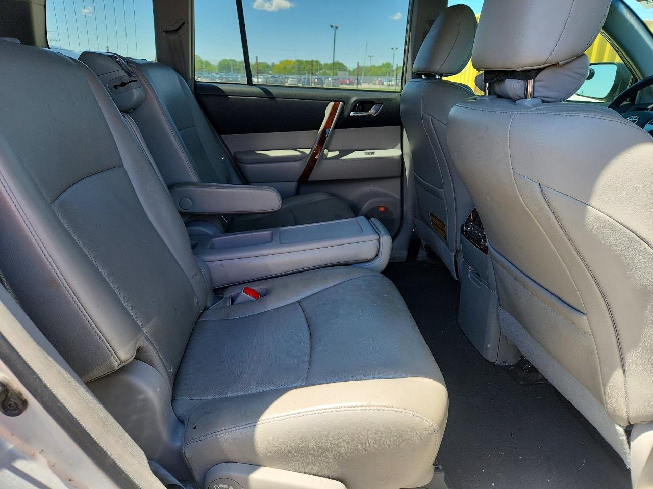 2013 TOYOTA HIGHLANDER LIMITED photo 11