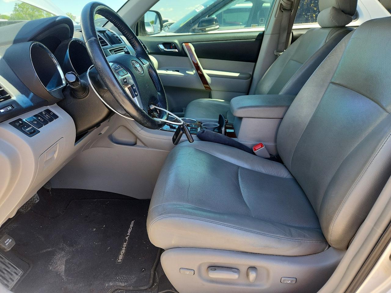 2013 TOYOTA HIGHLANDER LIMITED photo 7