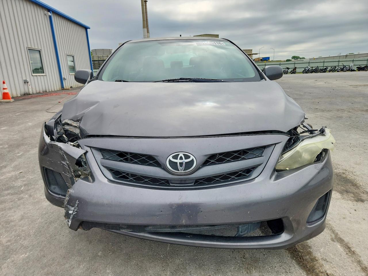 2013 TOYOTA COROLLA L photo 9