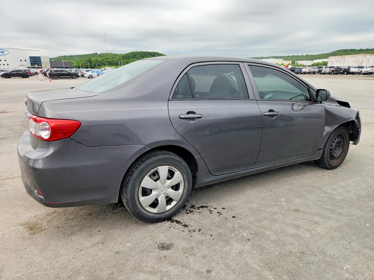 2013 TOYOTA COROLLA L photo 5