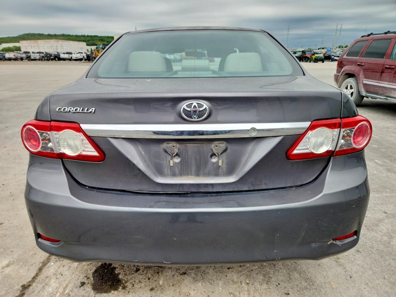 2013 TOYOTA COROLLA L photo 11