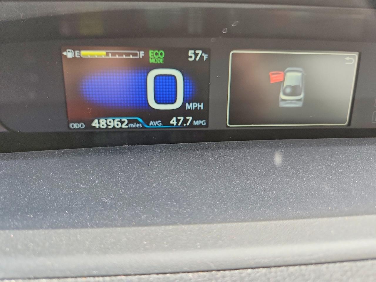 2019 TOYOTA PRIUS XLE photo 17