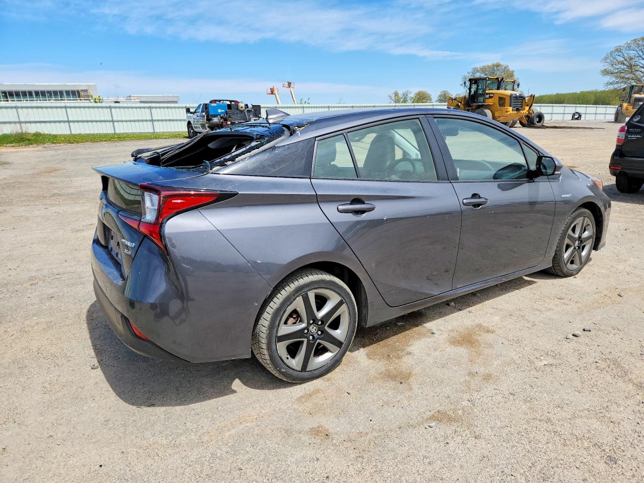 2019 TOYOTA PRIUS XLE photo 5