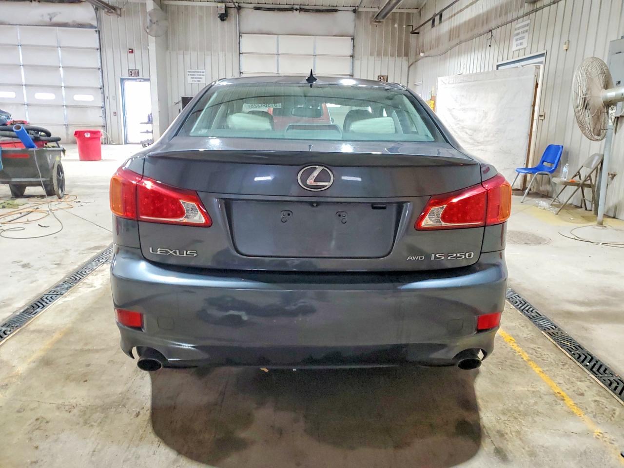 2010 LEXUS IS 250 photo 11