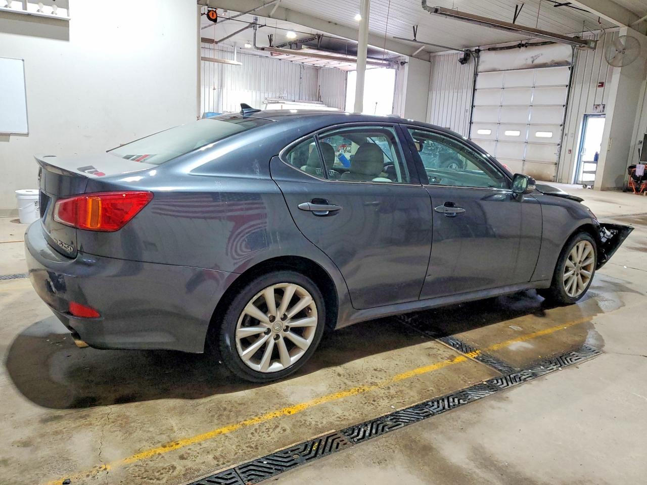 2010 LEXUS IS 250 photo 5