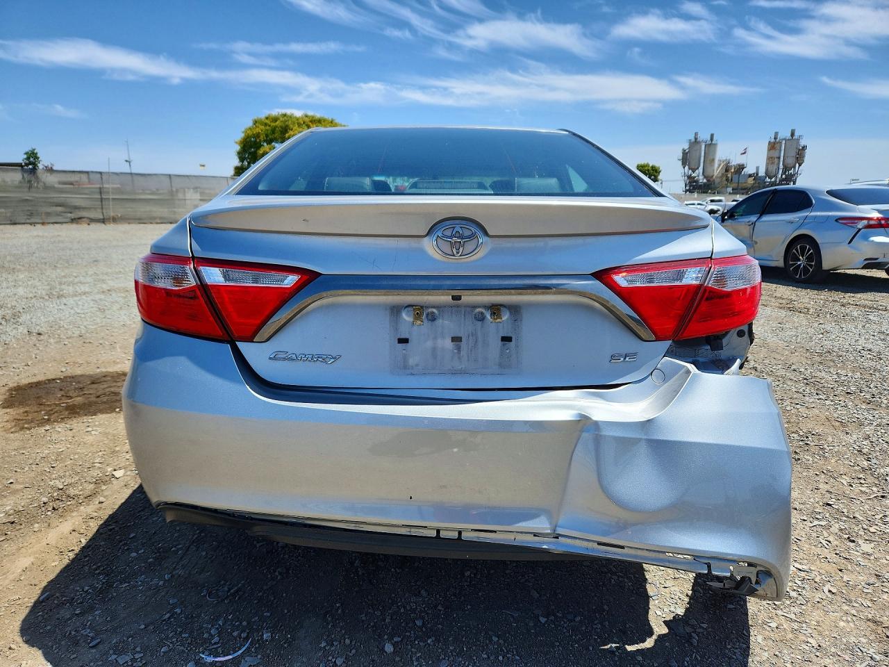 2017 TOYOTA CAMRY SE photo 11