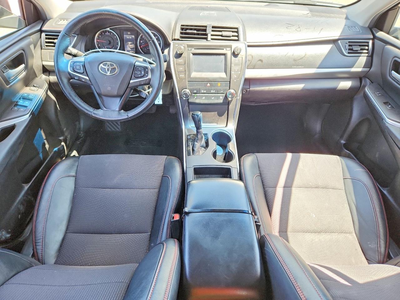 2017 TOYOTA CAMRY SE photo 15