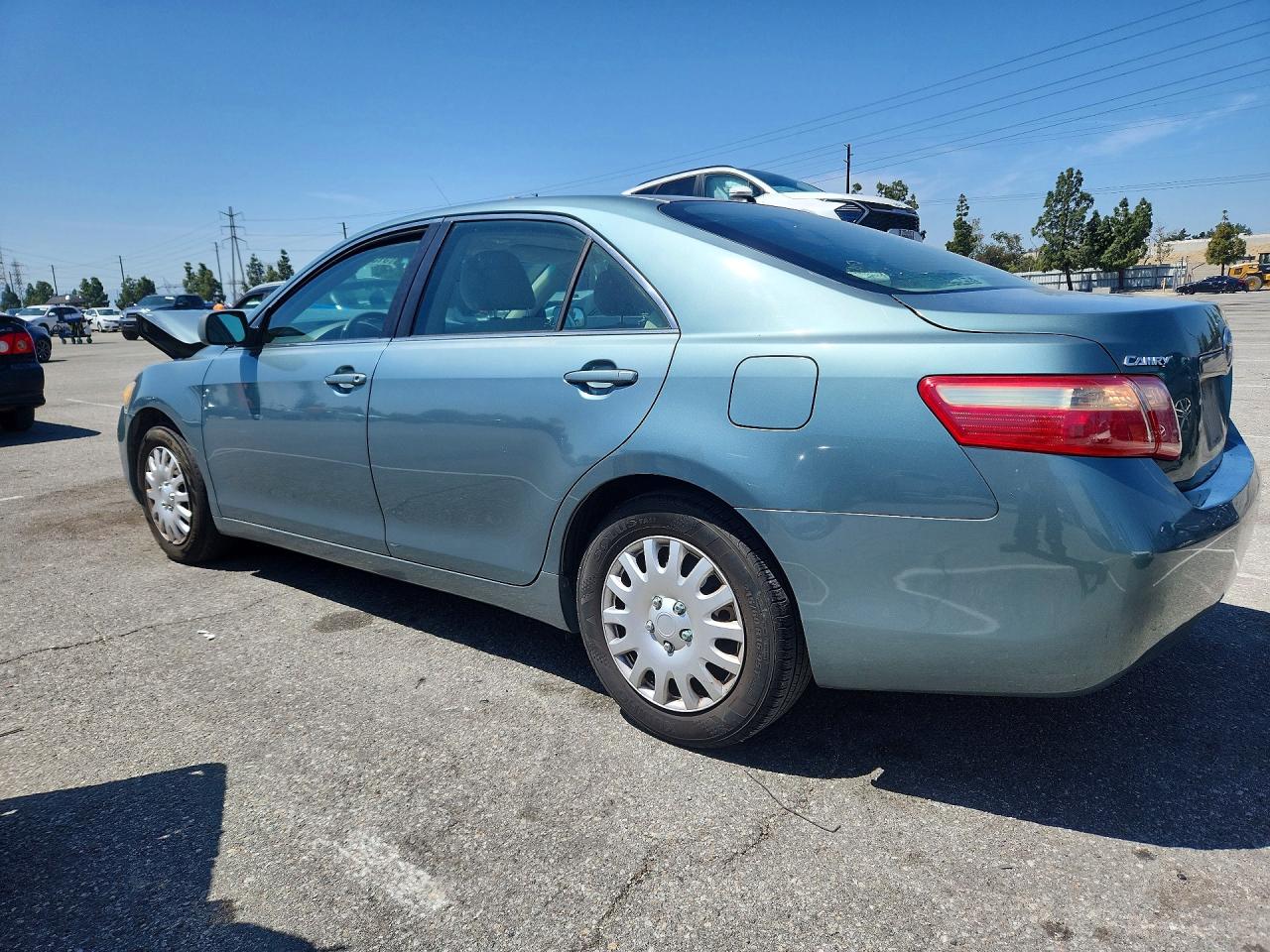 2009 TOYOTA CAMRY LE photo 4