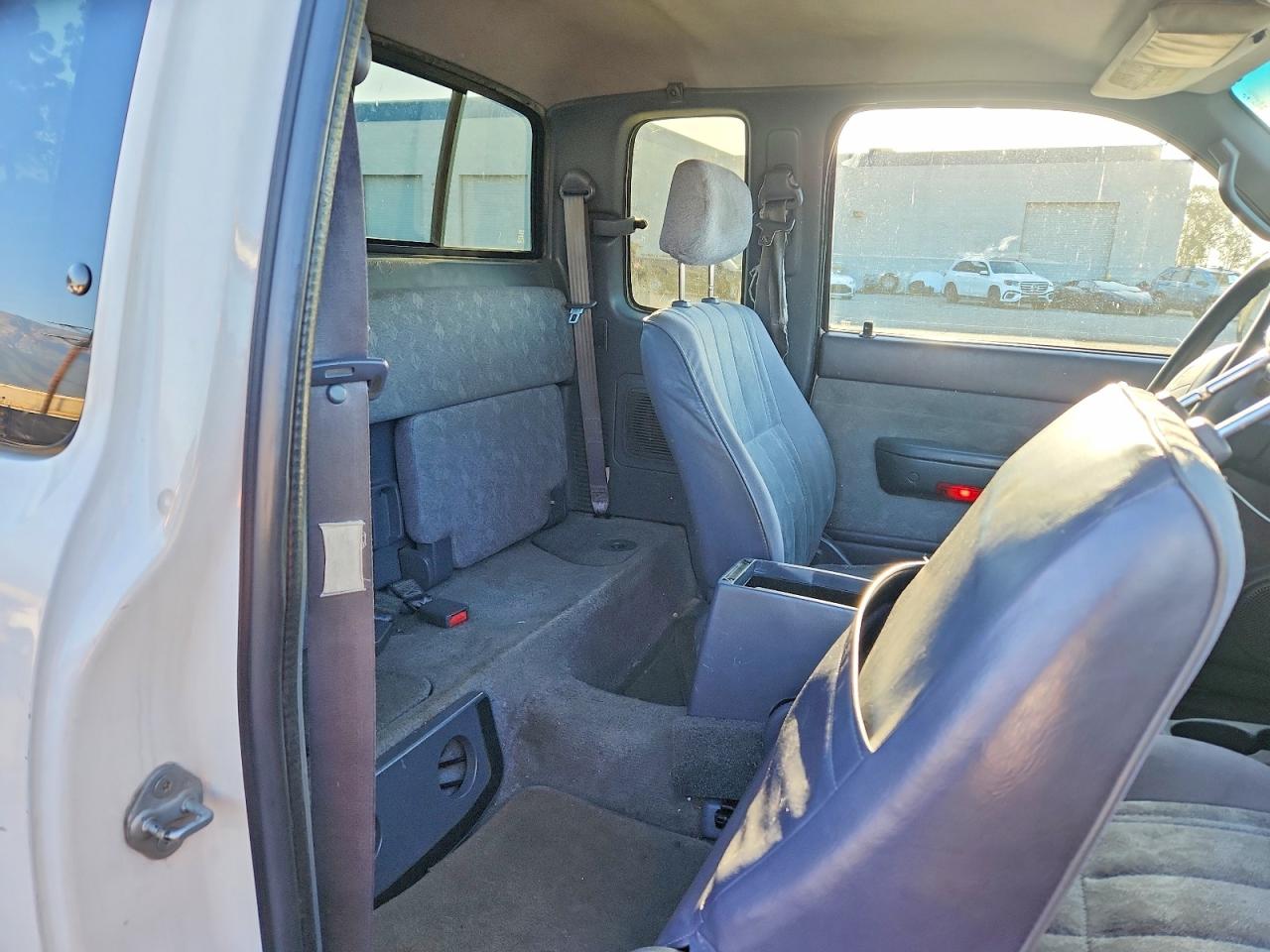 2000 TOYOTA TACOMA XTRACAB PRERUNNER photo 28