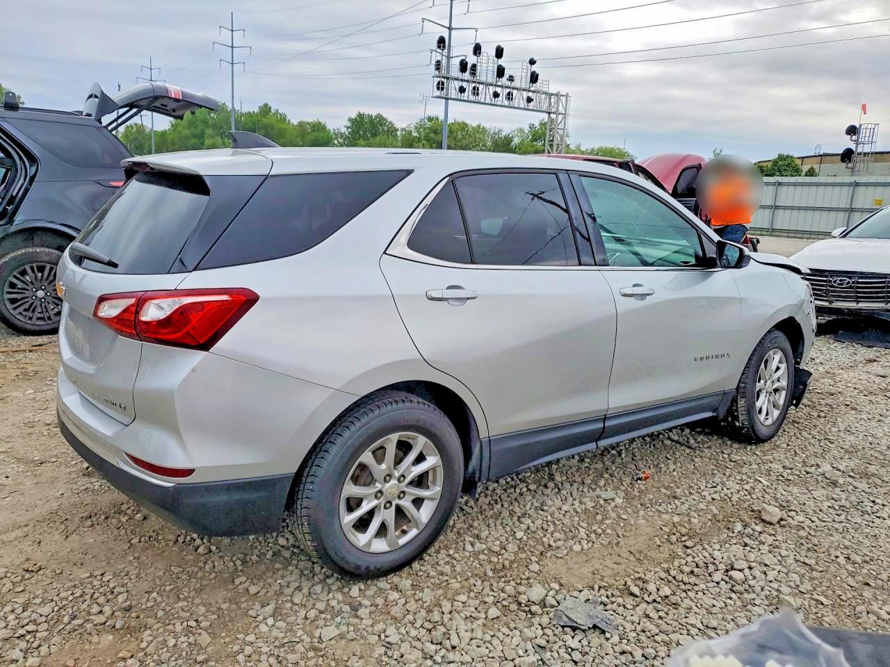2018 CHEVROLET EQUINOX LT photo 5