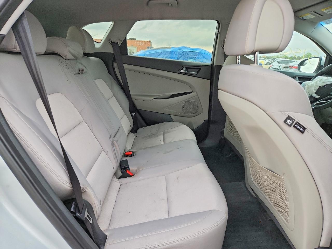 2017 HYUNDAI TUCSON SE photo 10