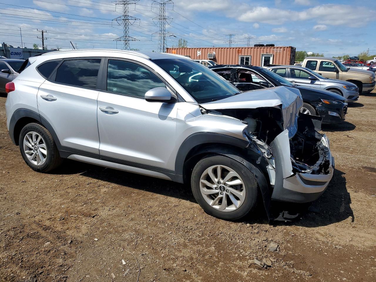 2017 HYUNDAI TUCSON SE photo 4
