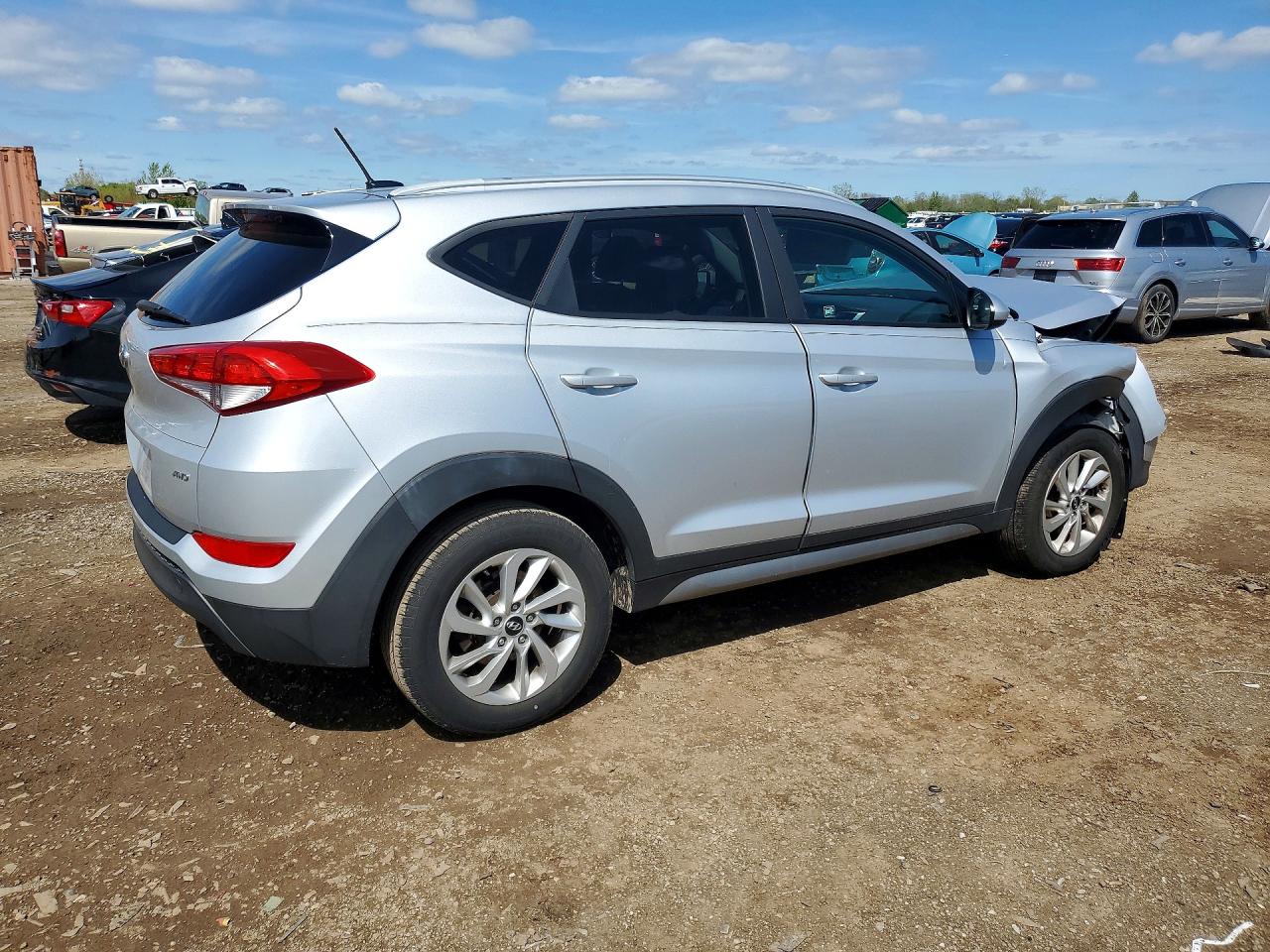 2017 HYUNDAI TUCSON SE photo 3