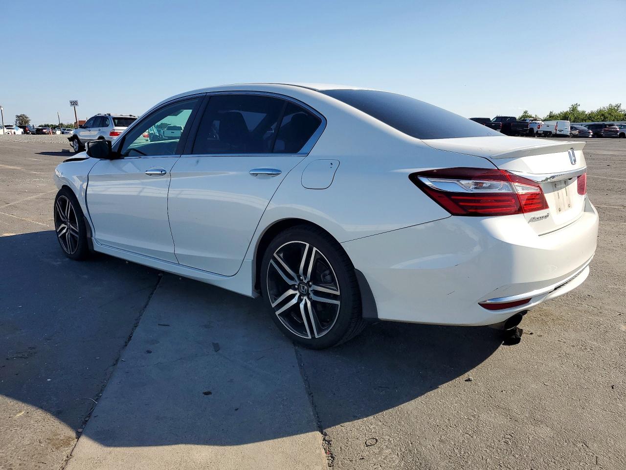 2017 HONDA ACCORD SPORT photo 3