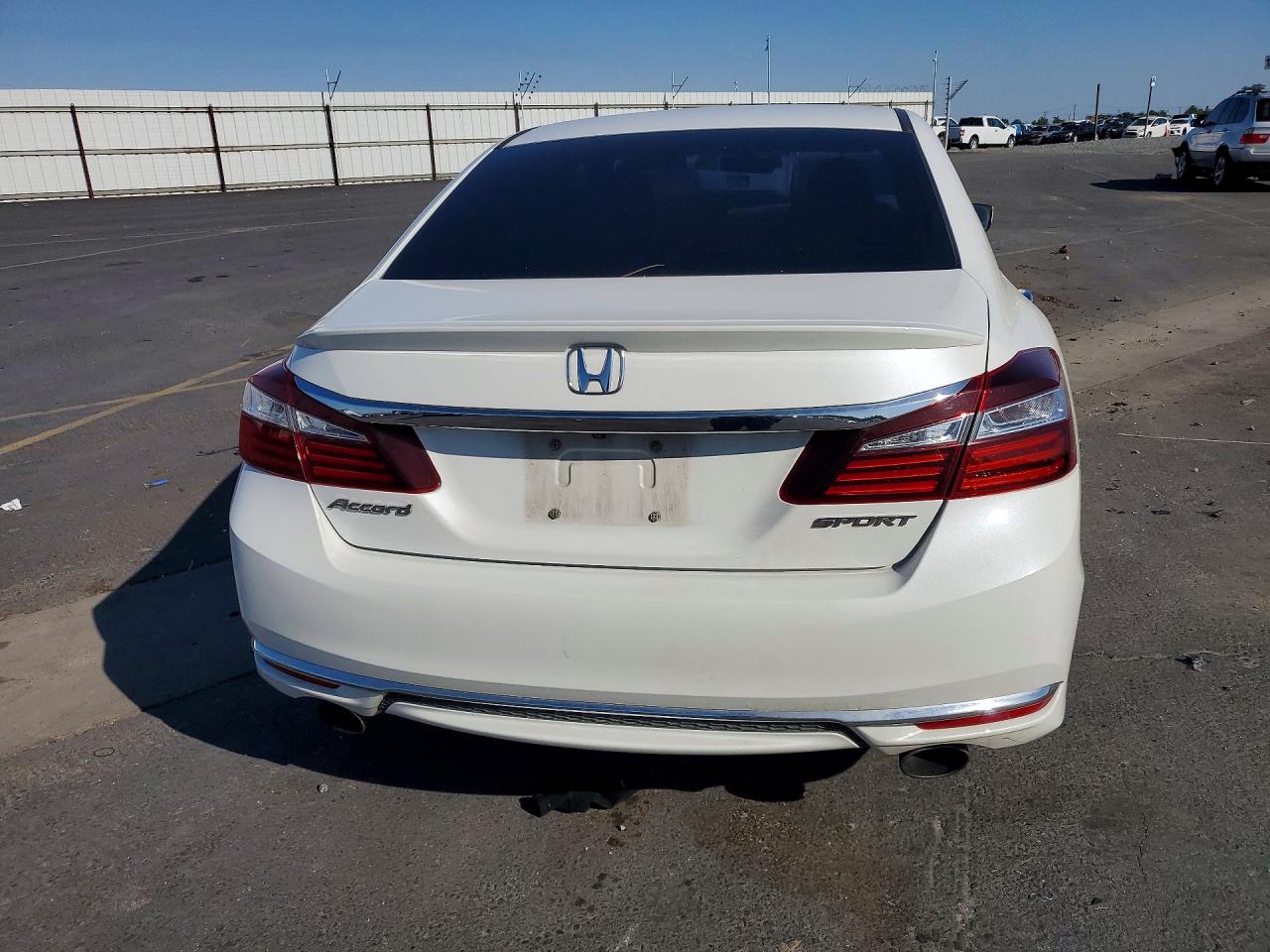2017 HONDA ACCORD SPORT photo 11