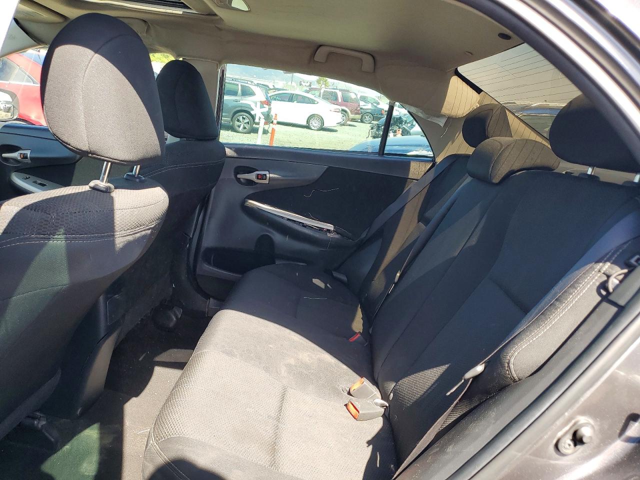 2012 TOYOTA COROLLA S photo 28