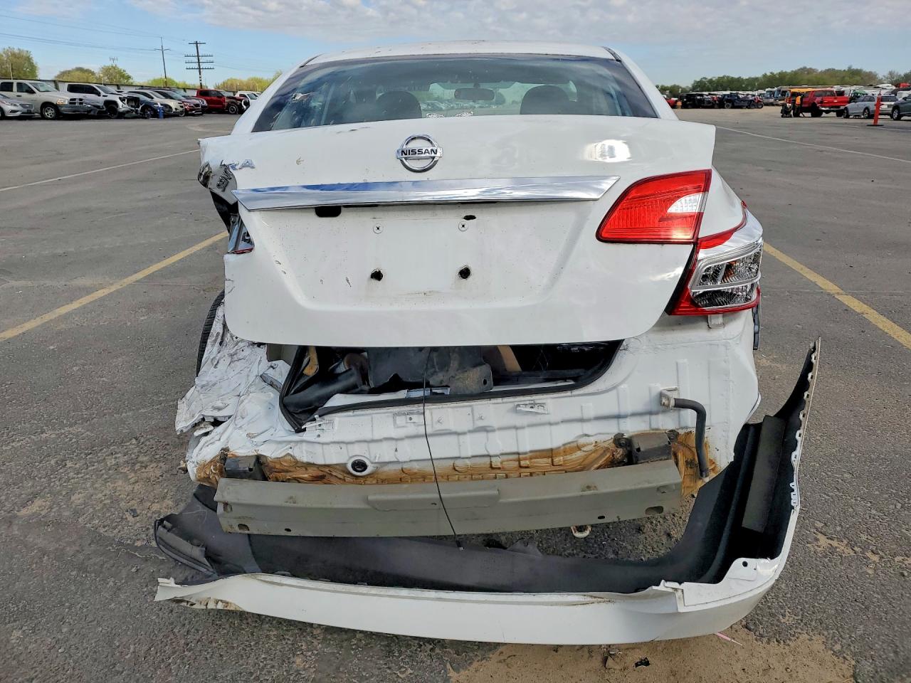 2018 NISSAN SENTRA S photo 11