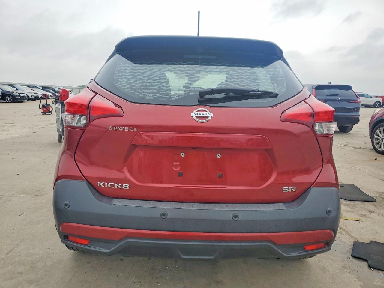 2020 NISSAN KICKS SR photo 11