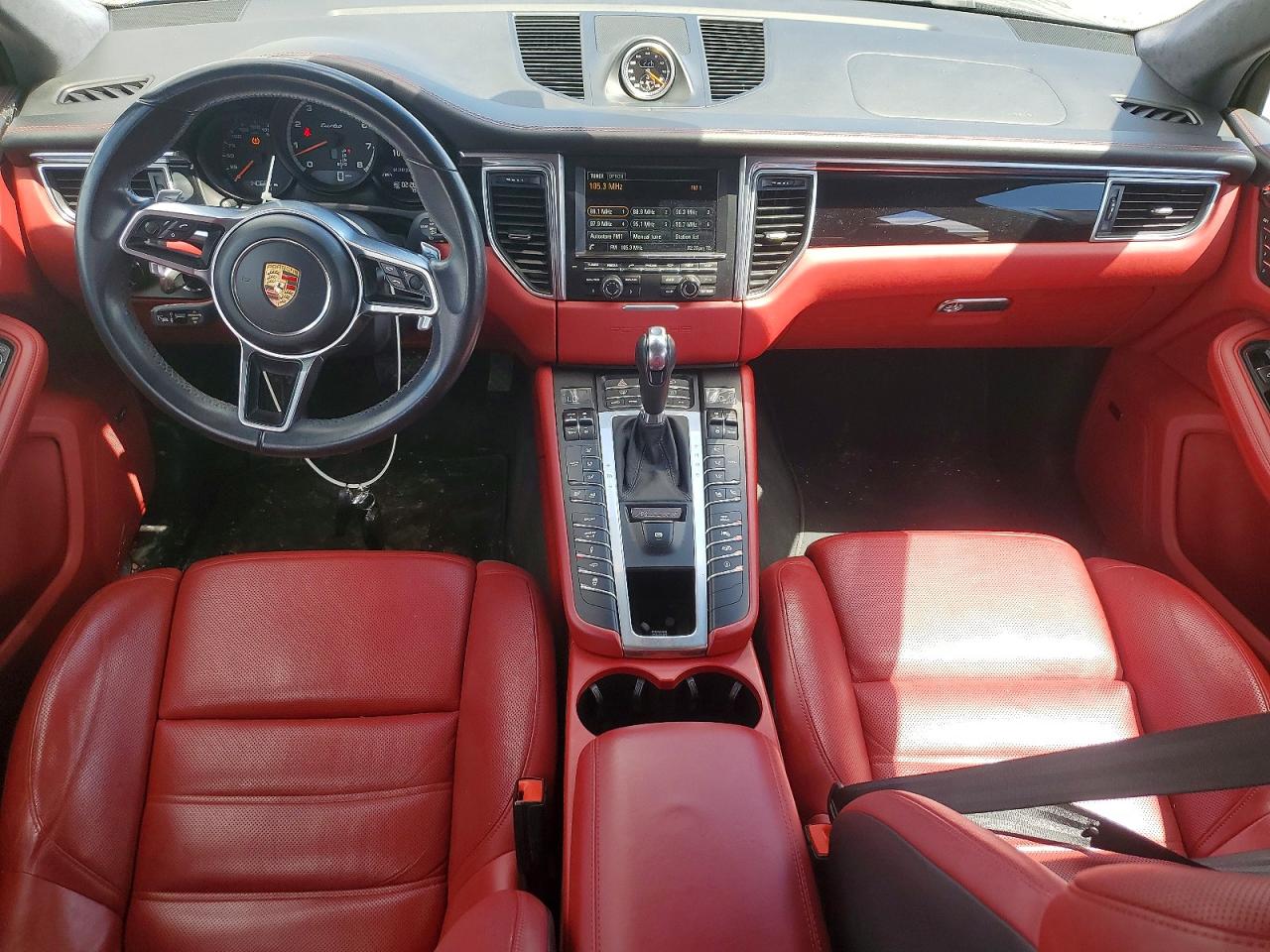 2015 PORSCHE MACAN TURBO photo 15
