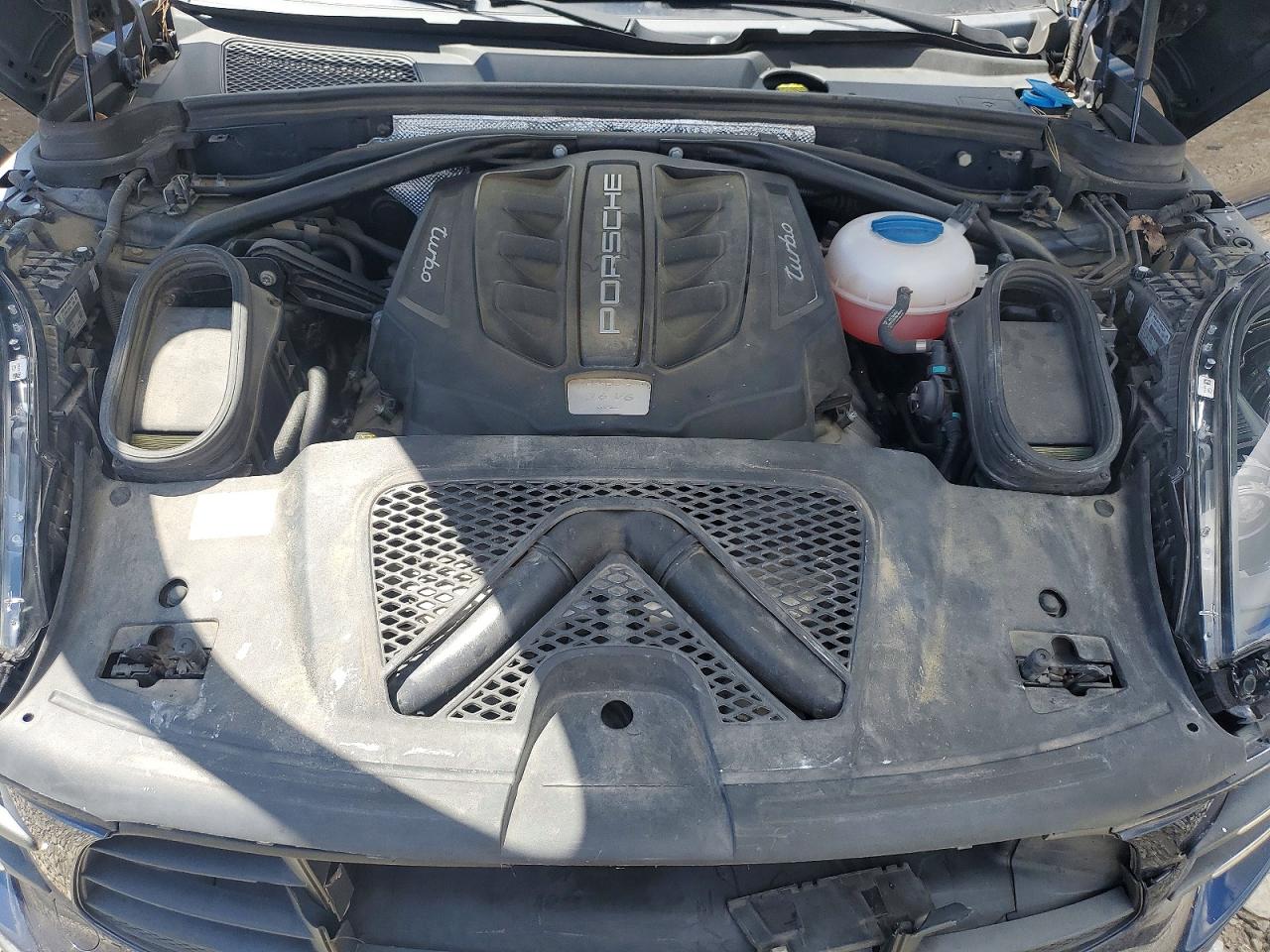 2015 PORSCHE MACAN TURBO photo 23
