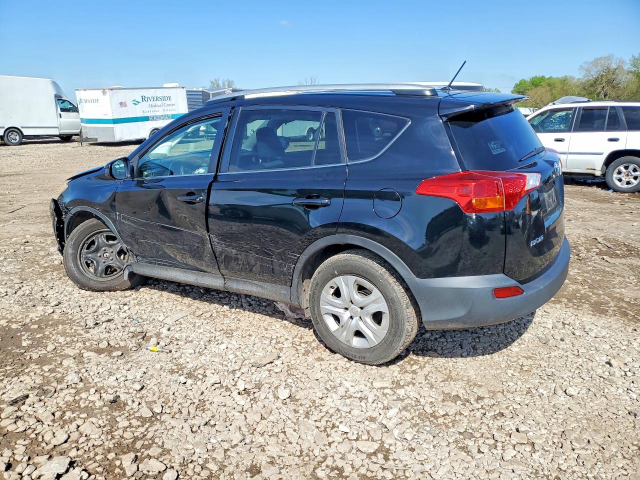 2015 TOYOTA RAV4 LE photo 3