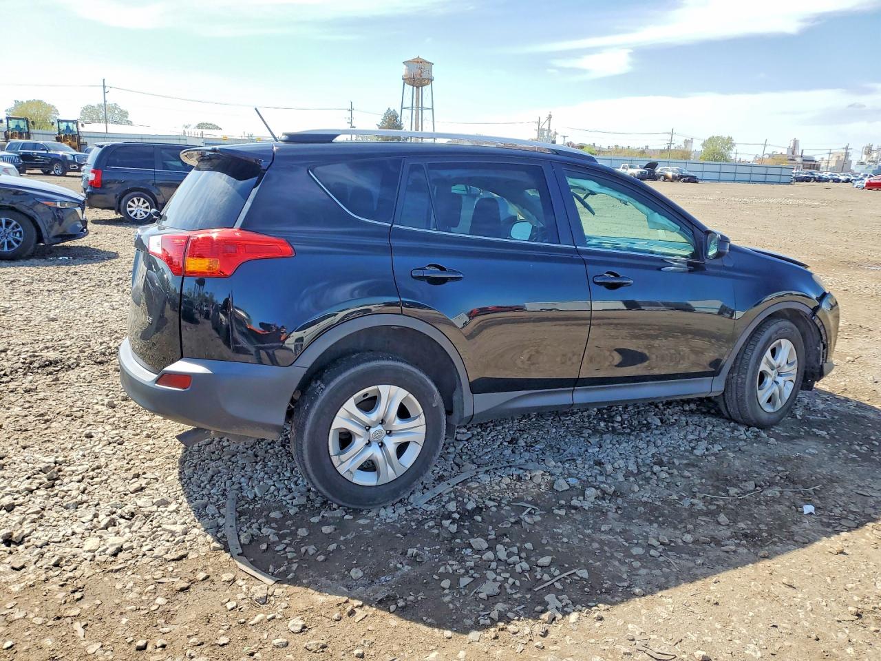 2015 TOYOTA RAV4 LE photo 5