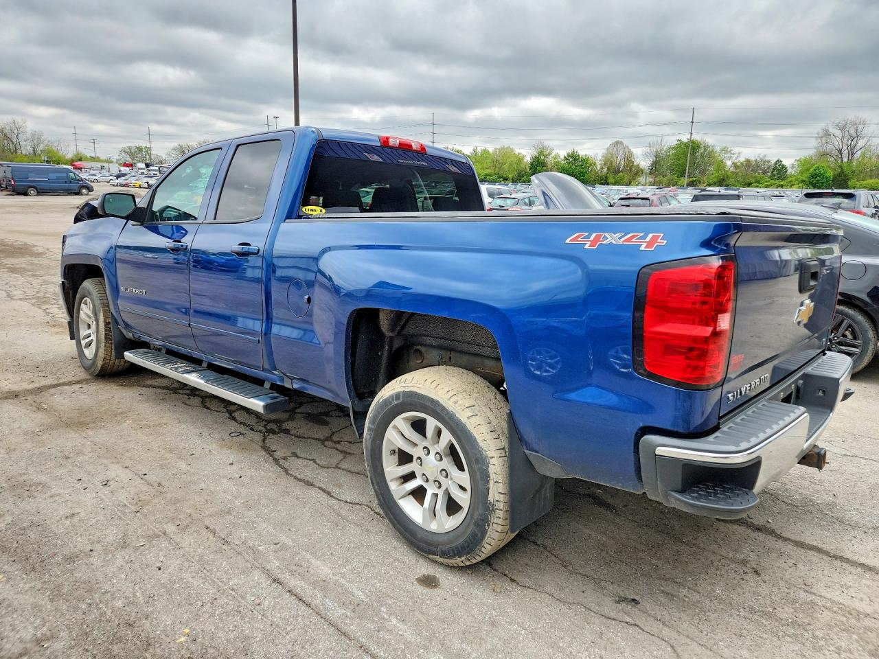 2017 CHEVROLET SILVERADO K1500 LT photo 4