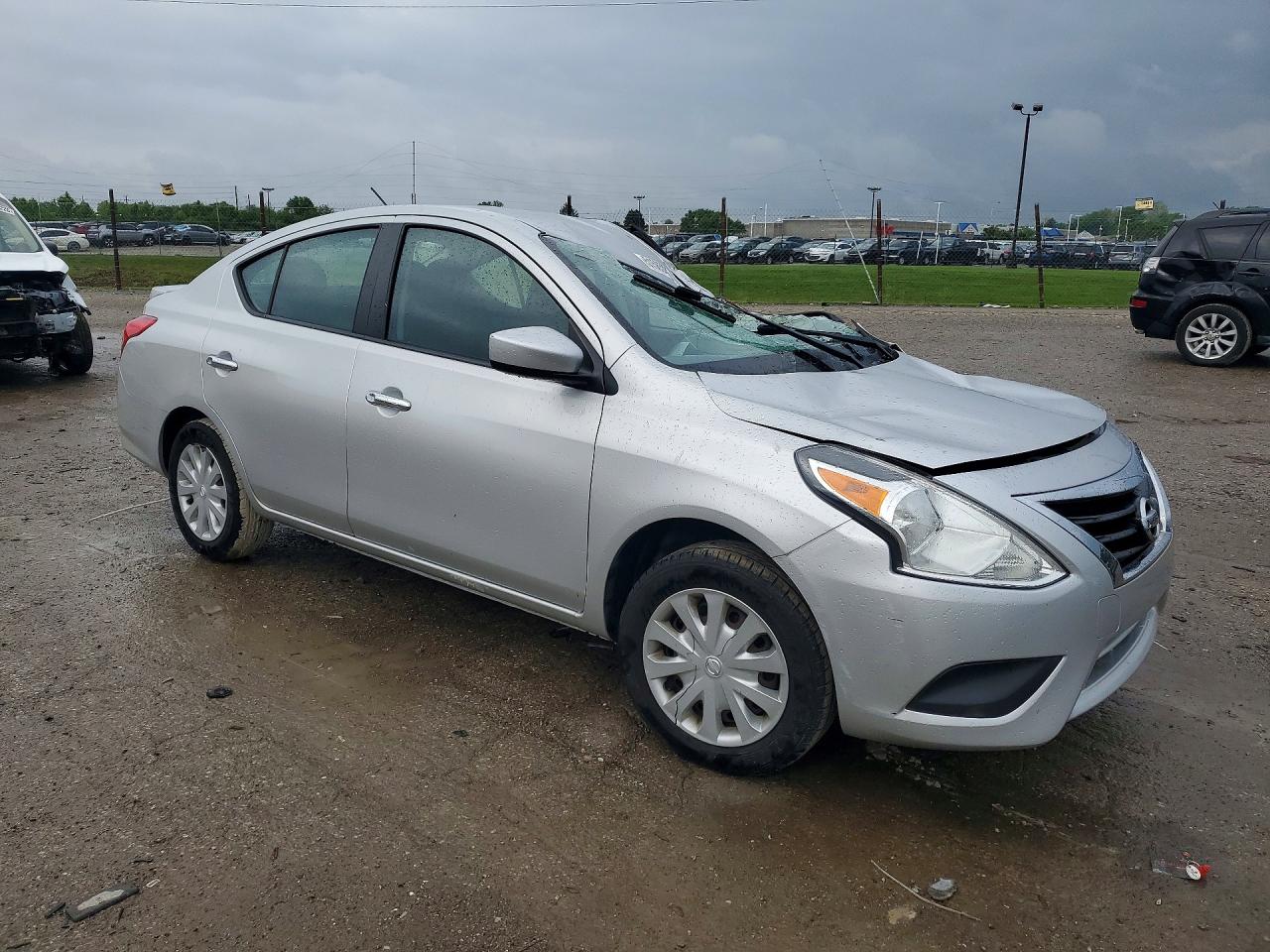 2018 NISSAN VERSA SV photo 10