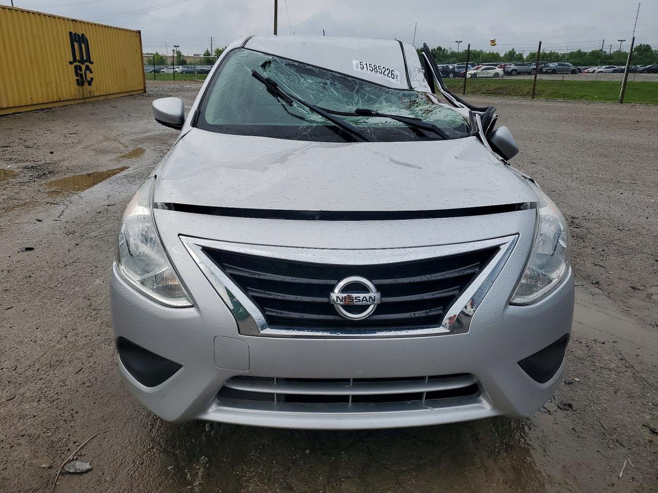 2018 NISSAN VERSA SV photo 13