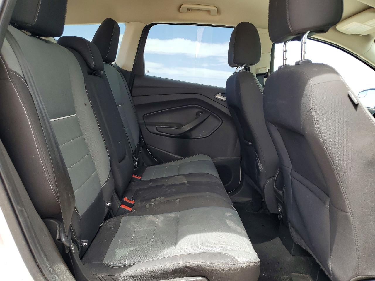 2015 FORD ESCAPE SE photo 19