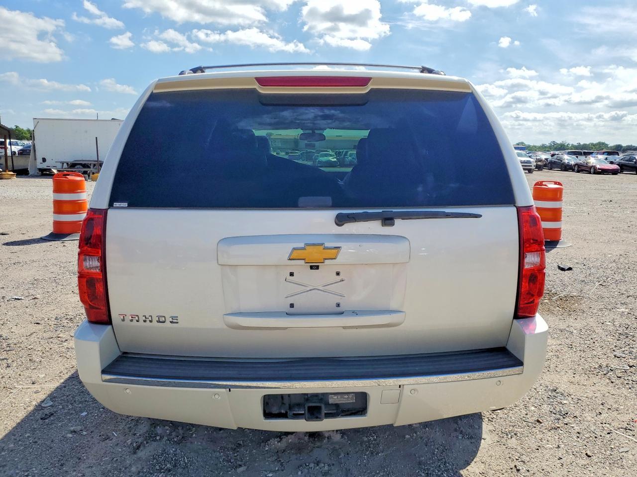 2013 CHEVROLET TAHOE C1500 LTZ photo 11