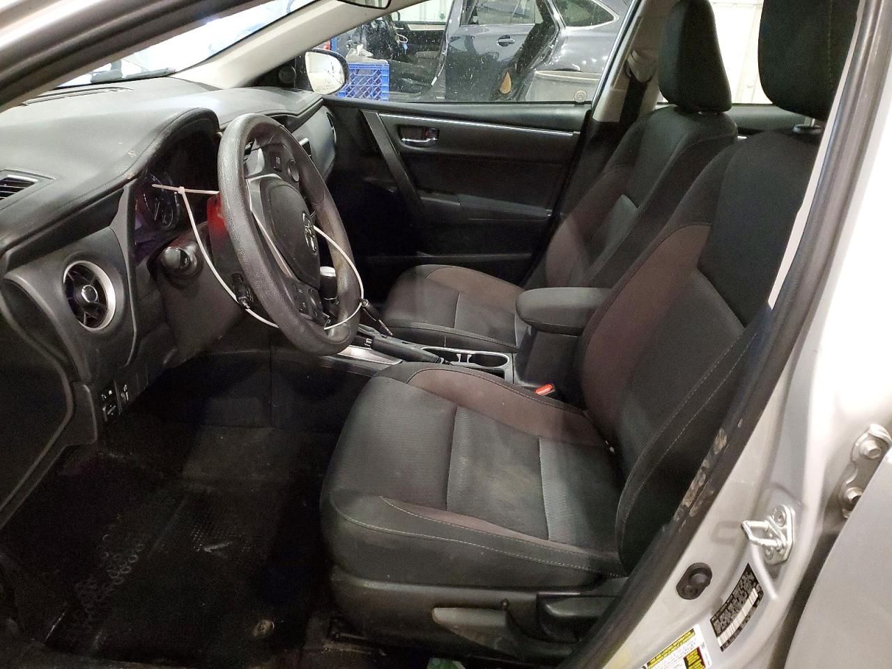 2018 TOYOTA COROLLA LE photo 19