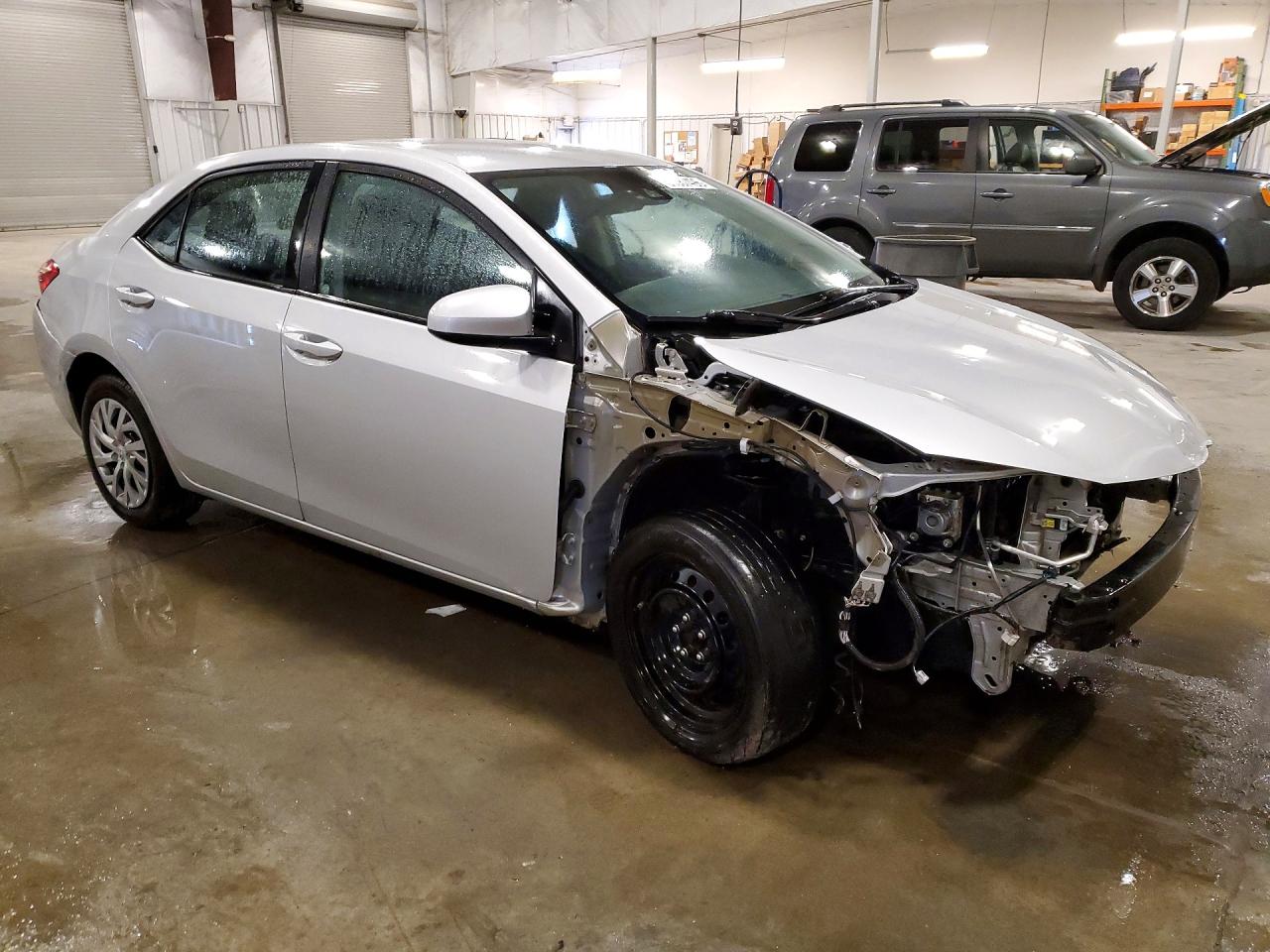 2018 TOYOTA COROLLA LE photo 10