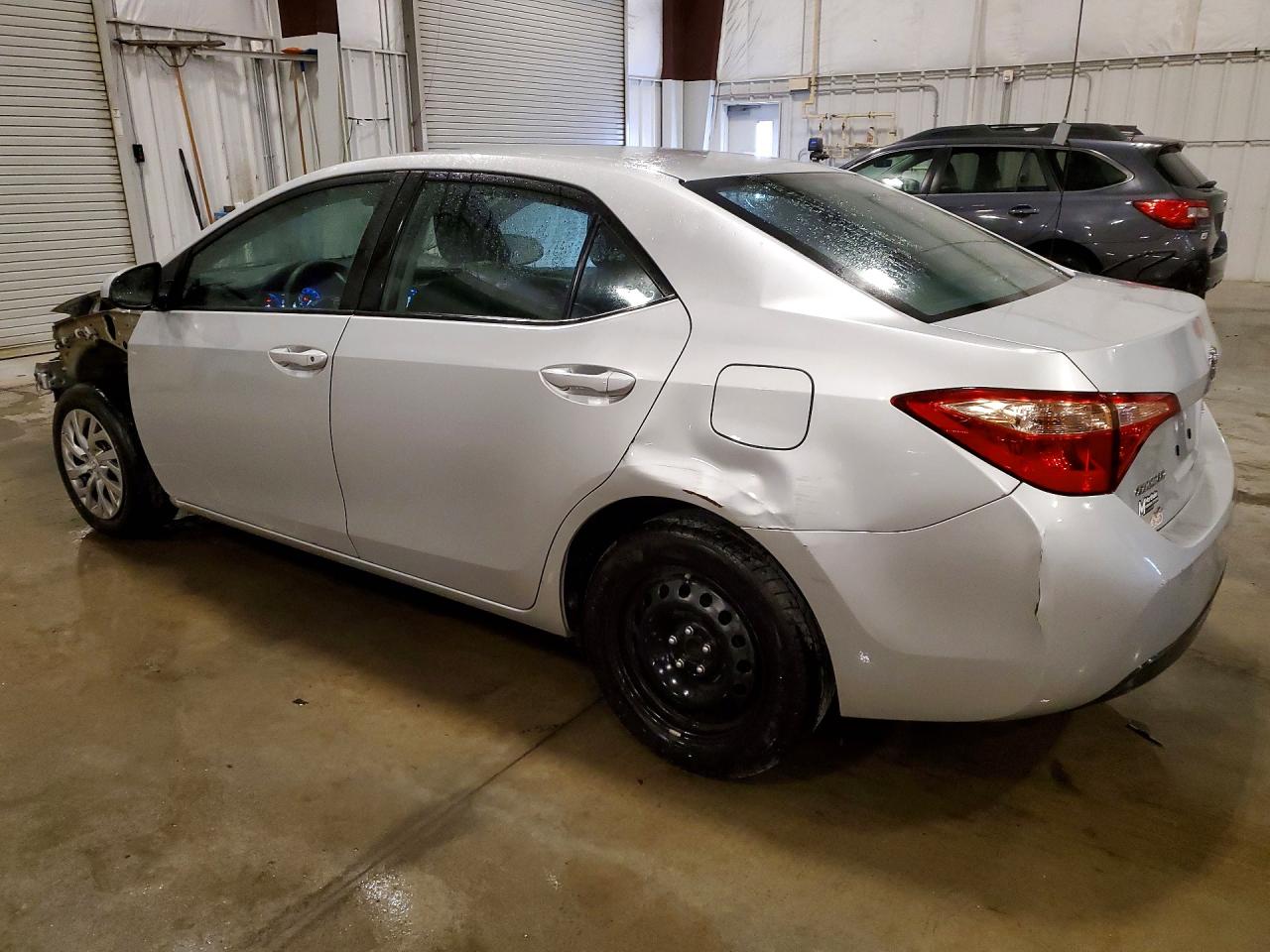 2018 TOYOTA COROLLA LE photo 4
