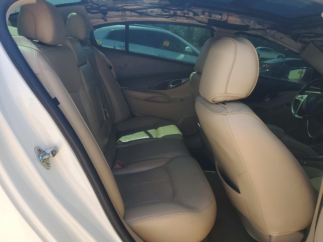 2011 BUICK LACROSSE CXS photo 28