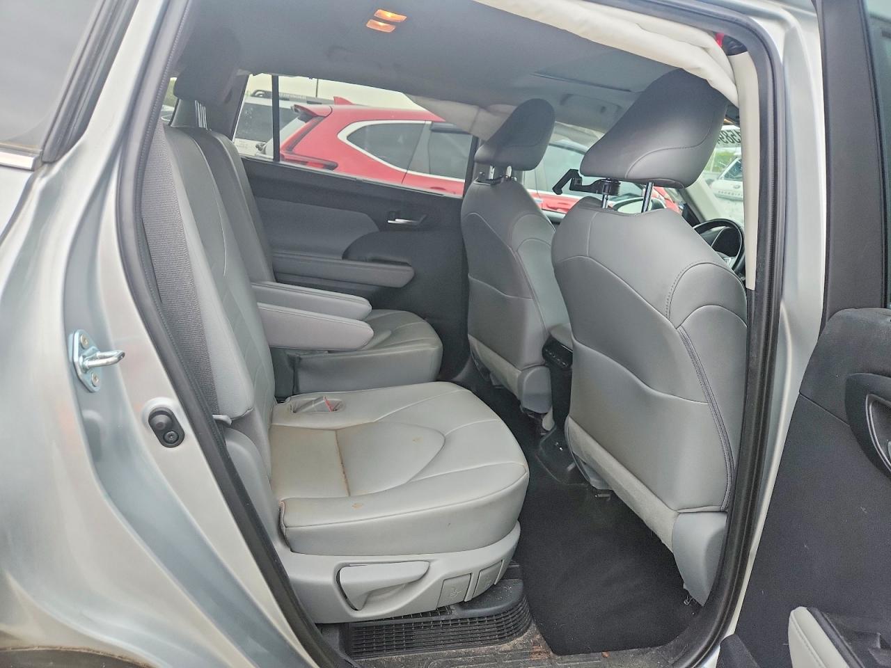 2021 TOYOTA HIGHLANDER HYBRID XLE photo 11