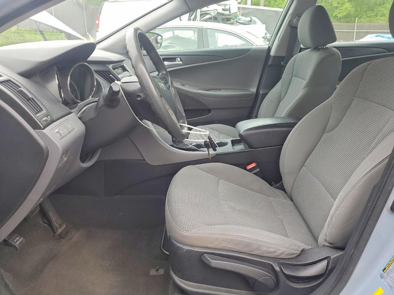 2013 HYUNDAI SONATA GLS photo 13