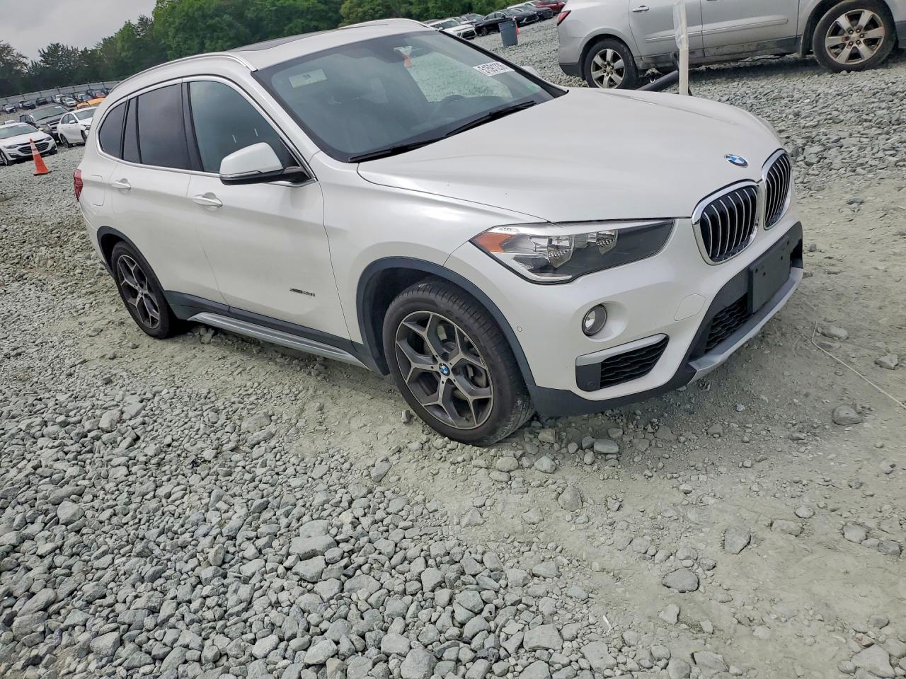 2016 BMW X1 XDRIVE28I photo 4