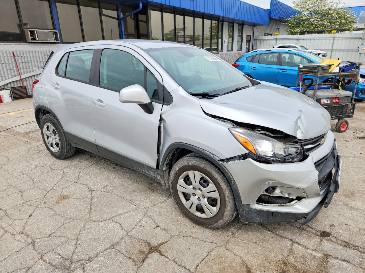 2017 CHEVROLET TRAX LS photo 4