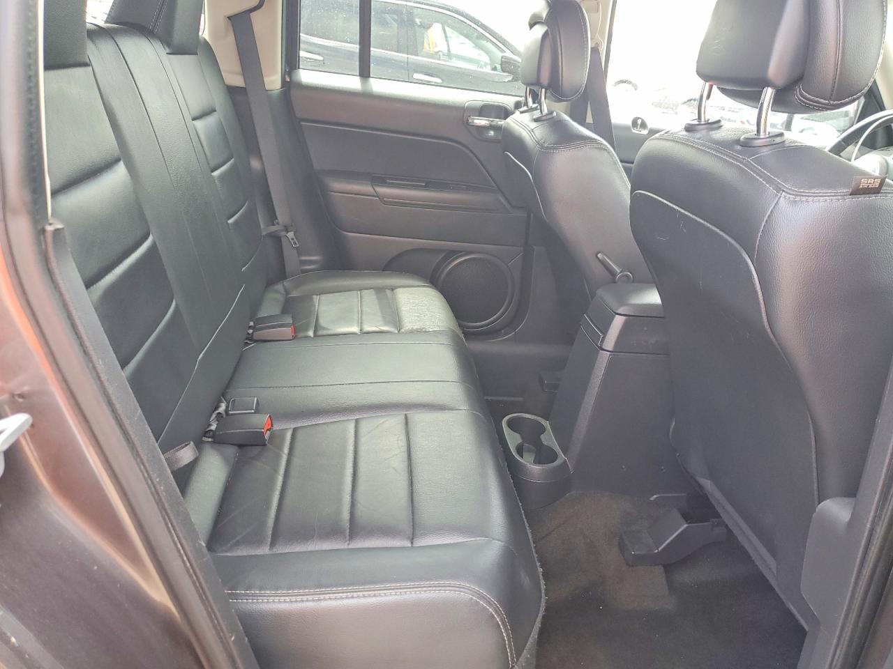 2015 JEEP PATRIOT photo 11