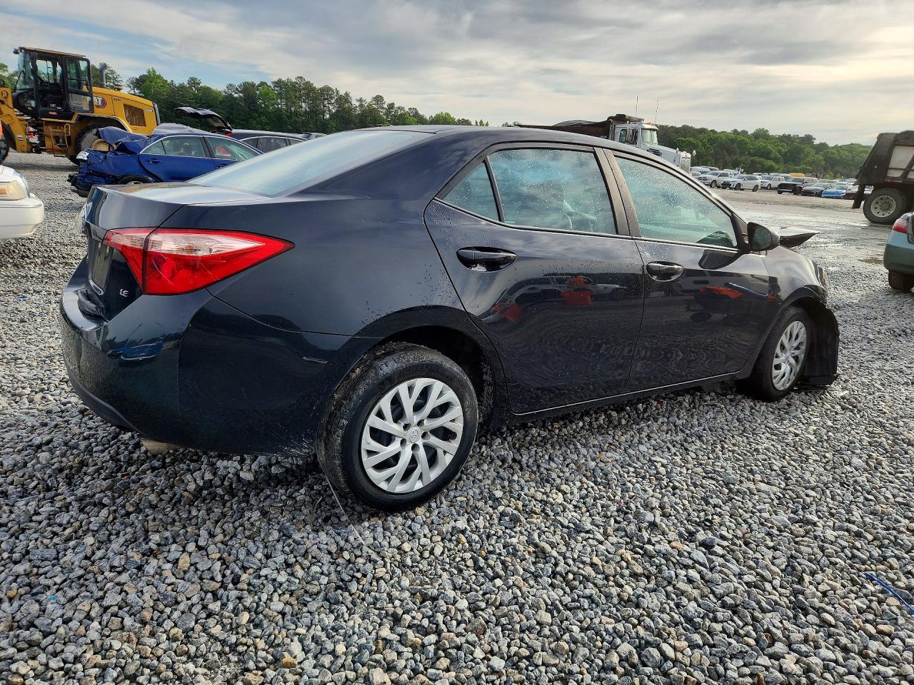 2019 TOYOTA COROLLA LE photo 5